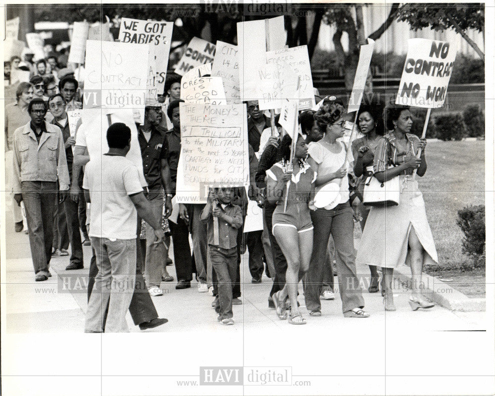 1980 Press Photo AFSCME picketers - Historic Images