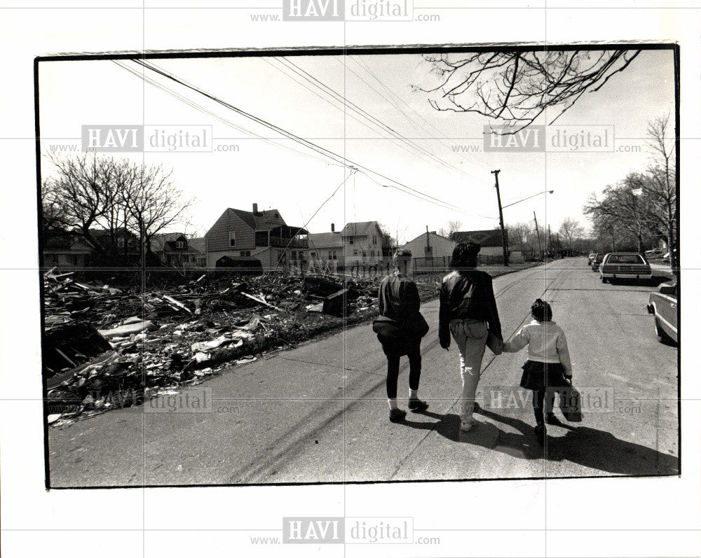 1990 Press Photo - Historic Images