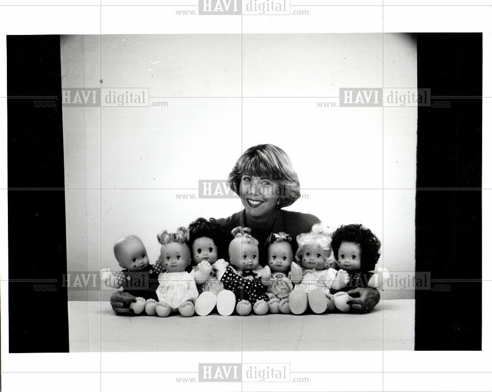 1990 Press Photo CATHY LARSON director marketing Mattel - Historic Images