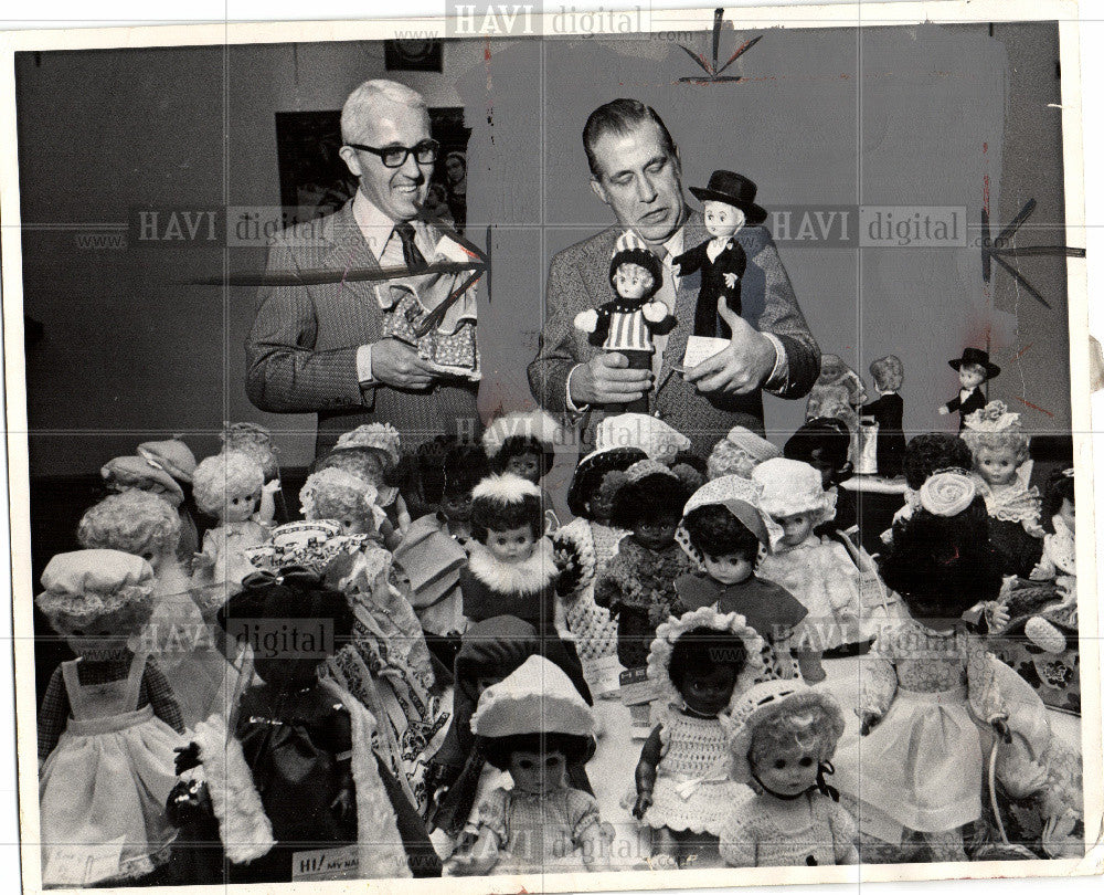 1971 Press Photo Roger A Hammer, dolls, contest - Historic Images