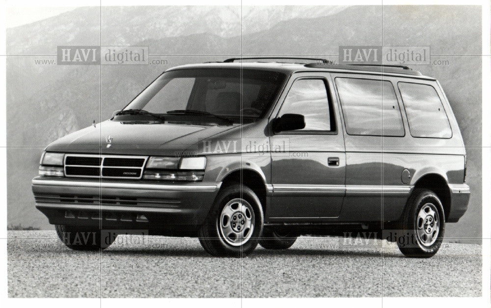 1992 Press Photo Dodge Caravan Minivan Van Auto Car - Historic Images