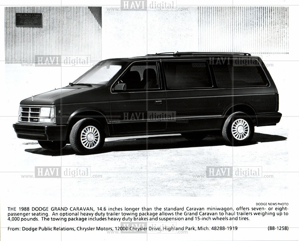 Press Photo 1988 Dodge Caravan Car - Historic Images
