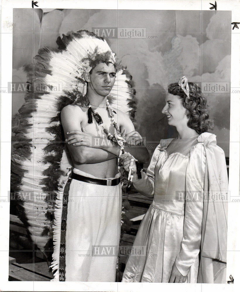 1951 Press Photo Detroit birthday City of Freedom show - Historic Images