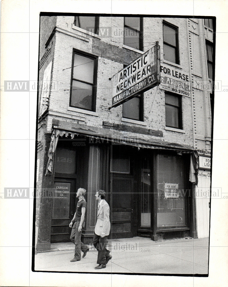 Press Photo downtown, city, store - Historic Images