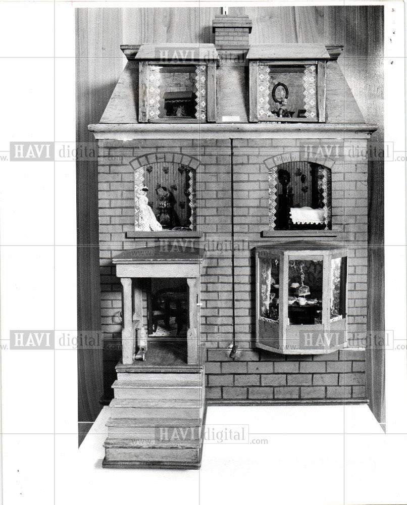 1977 Press Photo Doll house, childs toy - Historic Images