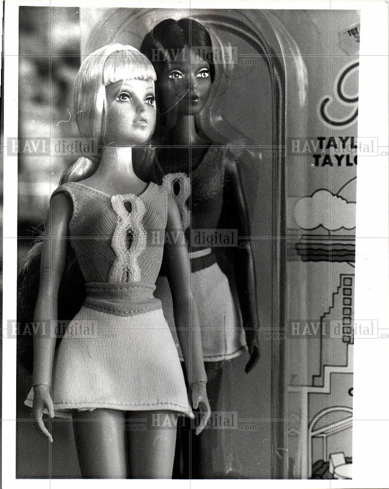 1976 Press Photo Tuesday Taylor Doll - Historic Images