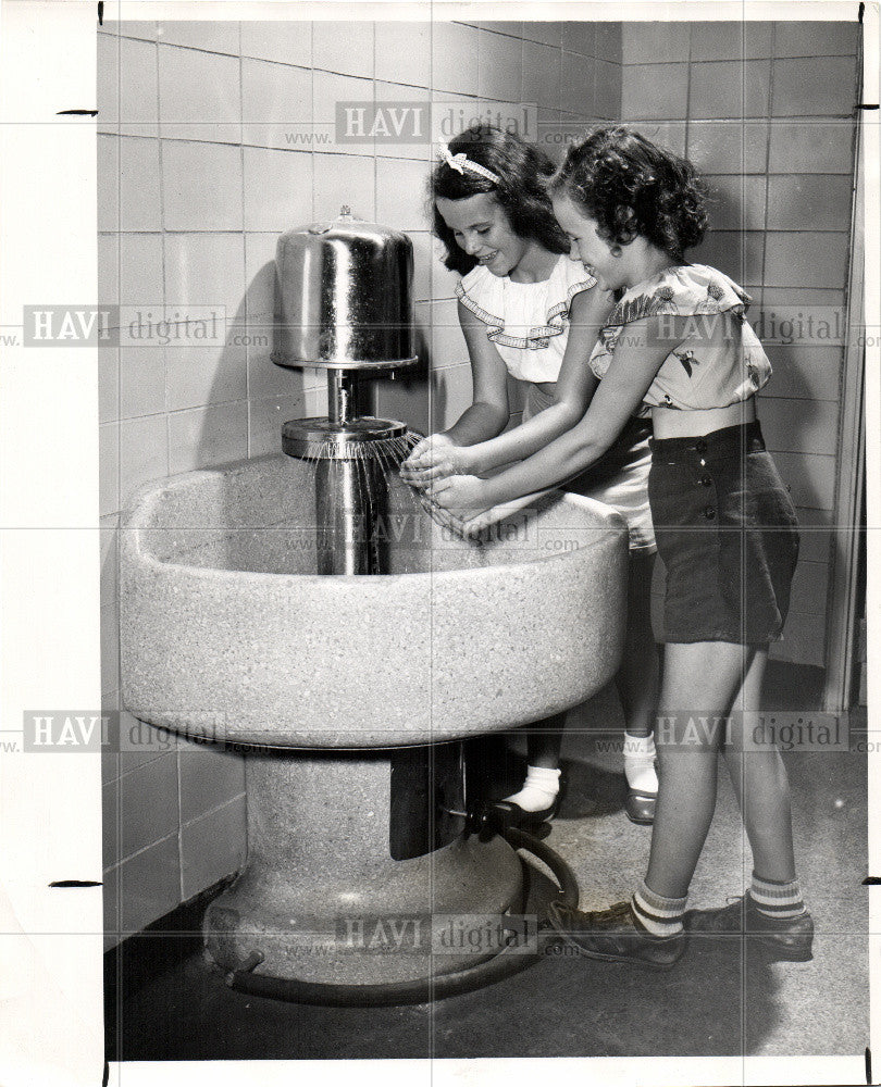 1948 Press Photo SANITATION - Historic Images