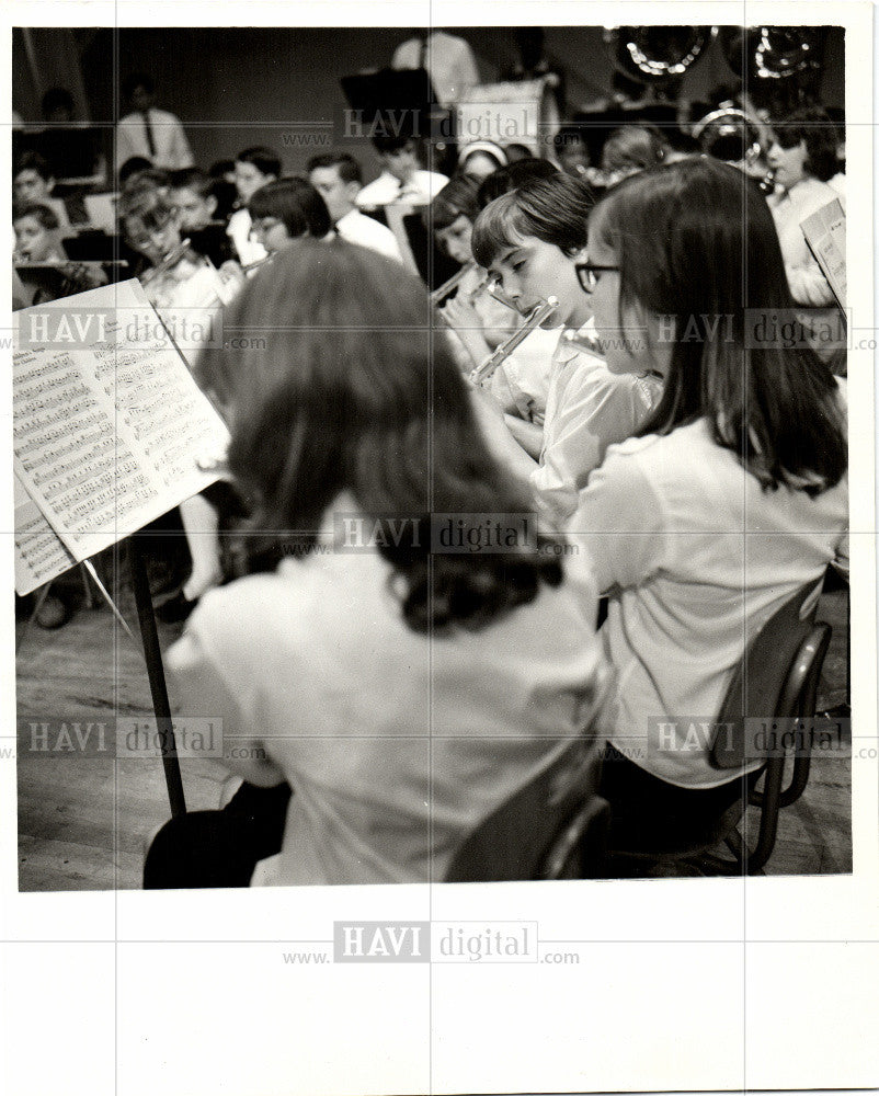 1967 Press Photo Students Orchestra Rehearsal Flute - Historic Images