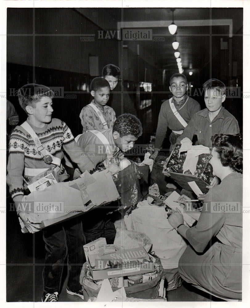 1960 Press Photo Pupils Courville School charity - Historic Images