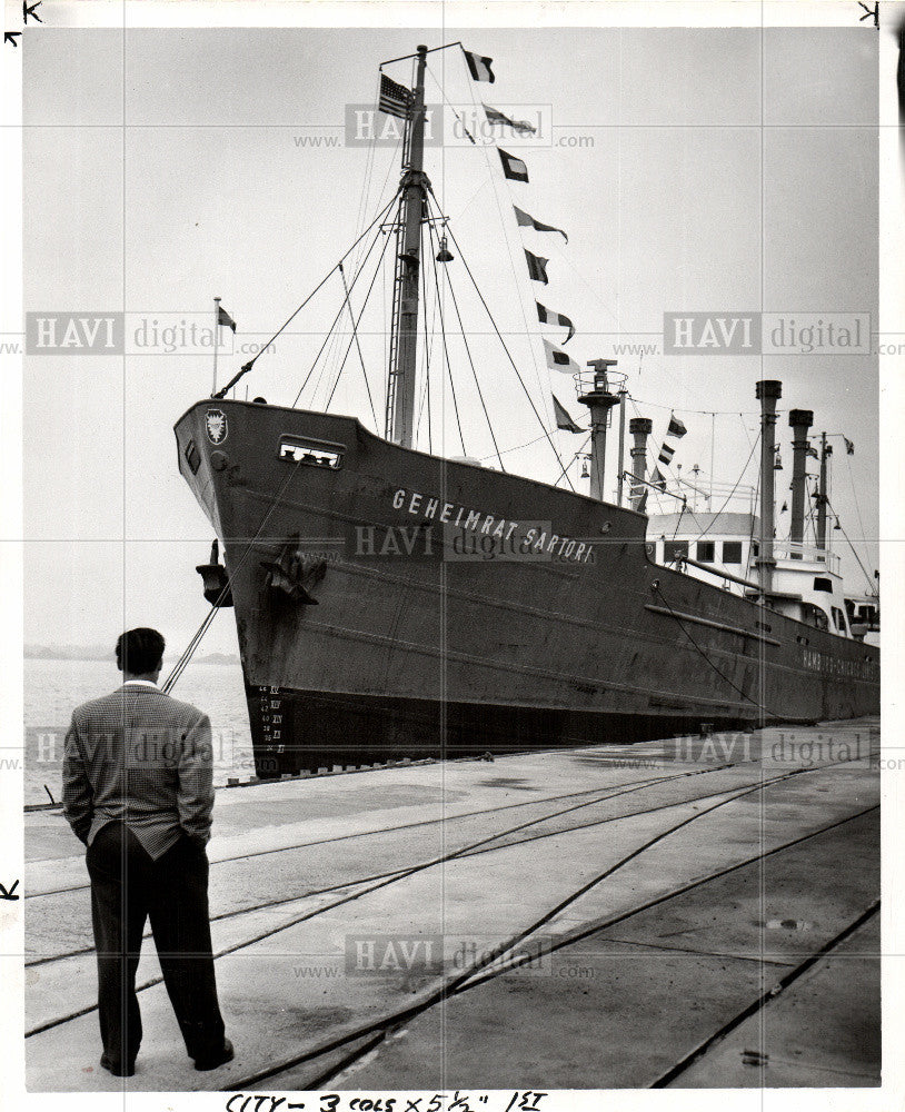 1954 Press Photo Detroit ship international port - Historic Images