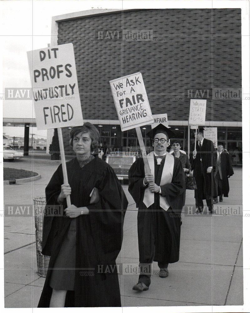 1963 Press Photo Detroit Institute Technogy Strike Ford - Historic Images