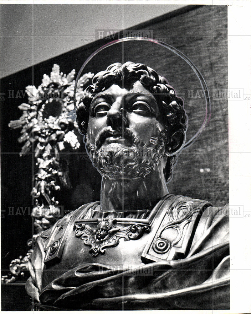 1974 Press Photo Bust of St. Cresci, by Bernard Holzman - Historic Images