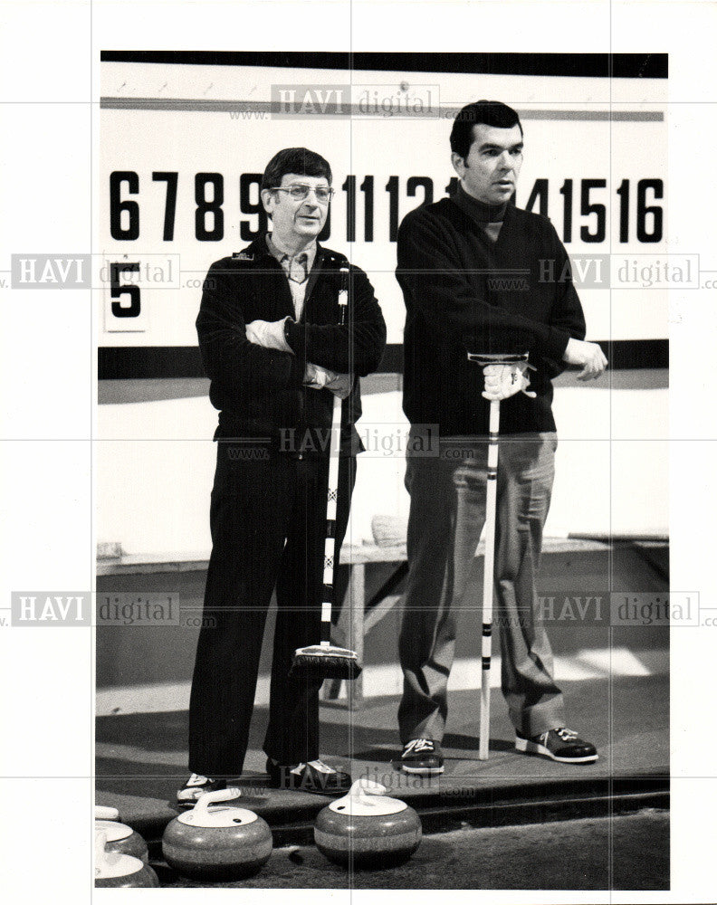 1984 Press Photo Curling Sports Detroit - Historic Images