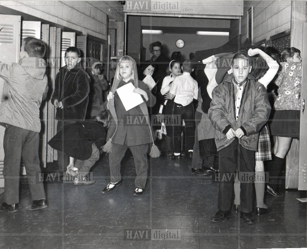 1965 Press Photo School Rosedale Emergency Evacuation - Historic Images