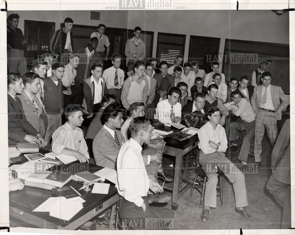 Press Photo Pershing High School Detroit Radio - Historic Images
