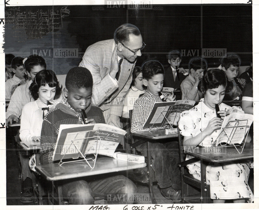 1985 Press Photo McCullough school Detroit music class - Historic Images