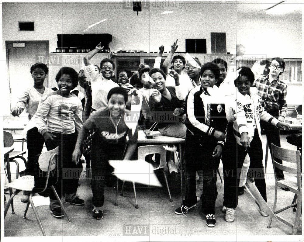 1981 Press Photo Detroit School Gifted Talented Field - Historic Images