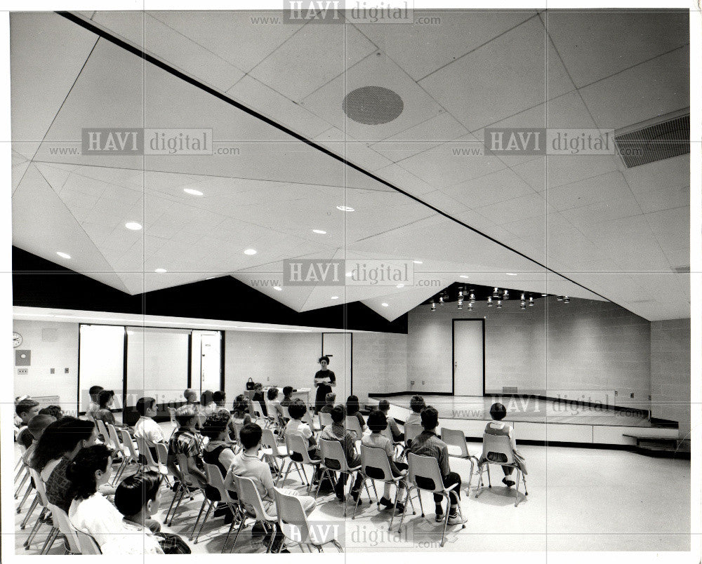 1964 Press Photo Students in Classroom - Historic Images