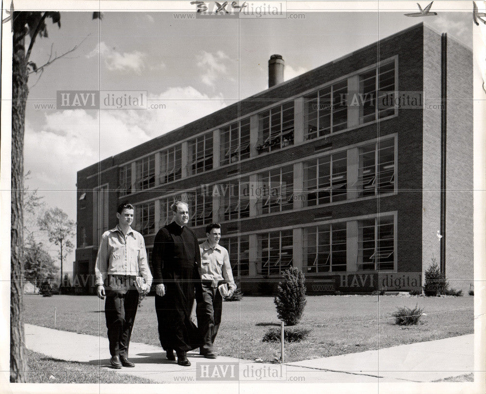 1953 Press Photo Rev. B.M. Regan - Historic Images