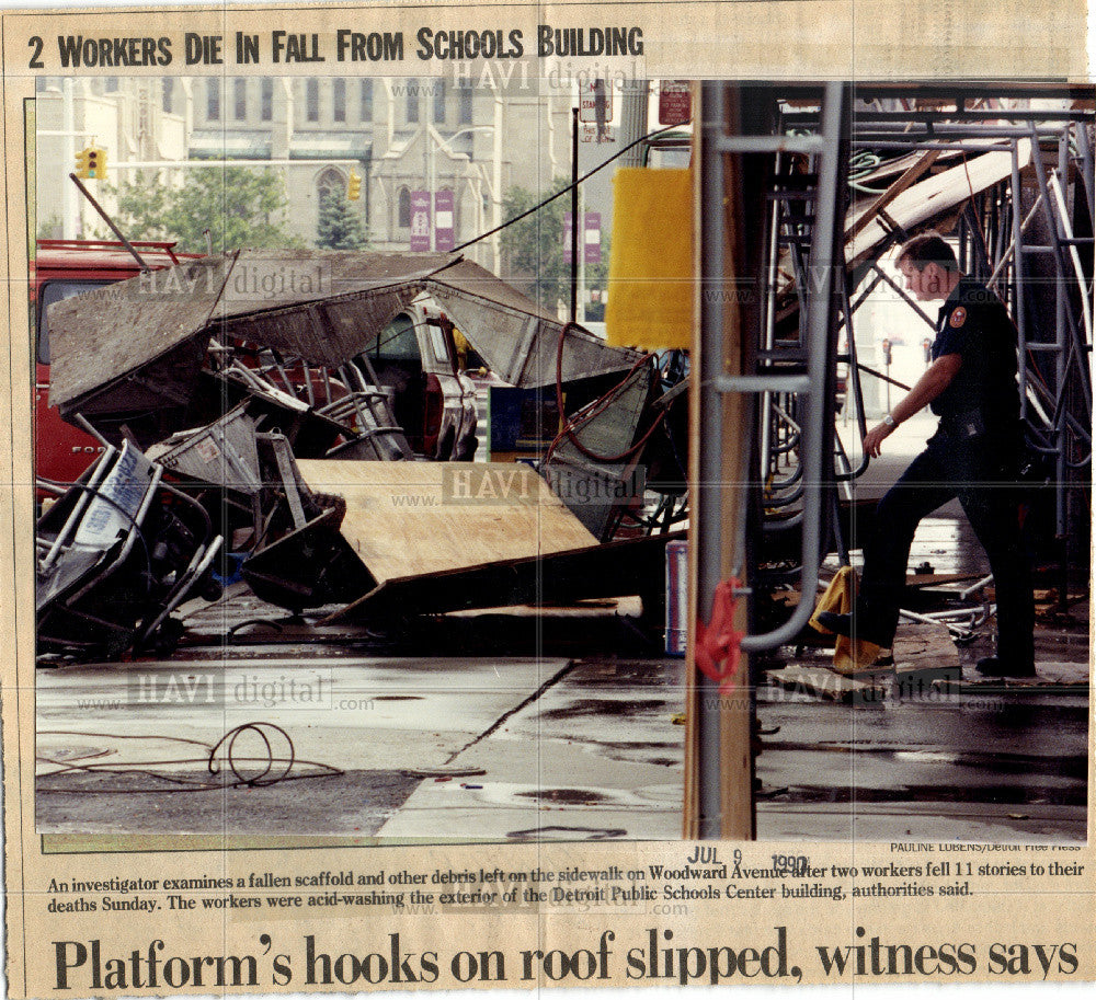 1990 Press Photo Fallen Scaffolding Woodward Avenue - Historic Images