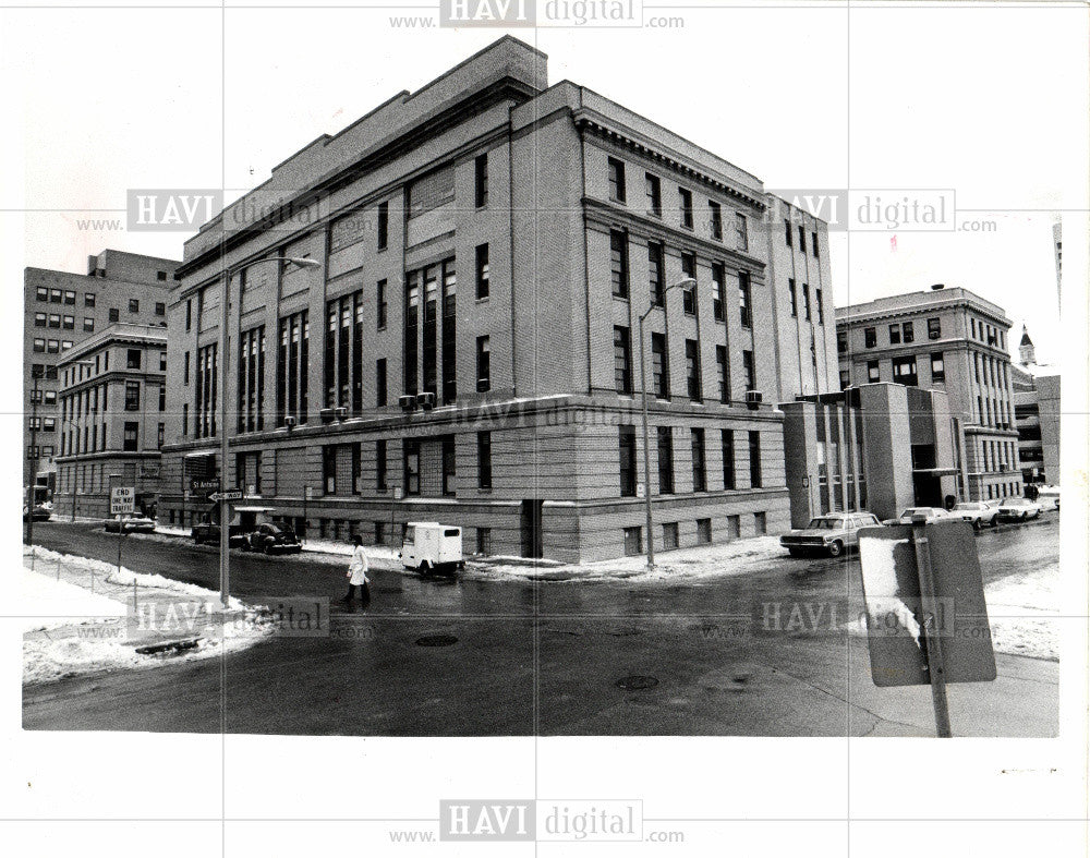 1976 Press Photo detroit hospital general inadequate - Historic Images
