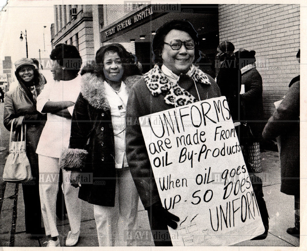 1974 Press Photo Detroit General Hospital Nurse Picket - Historic Images