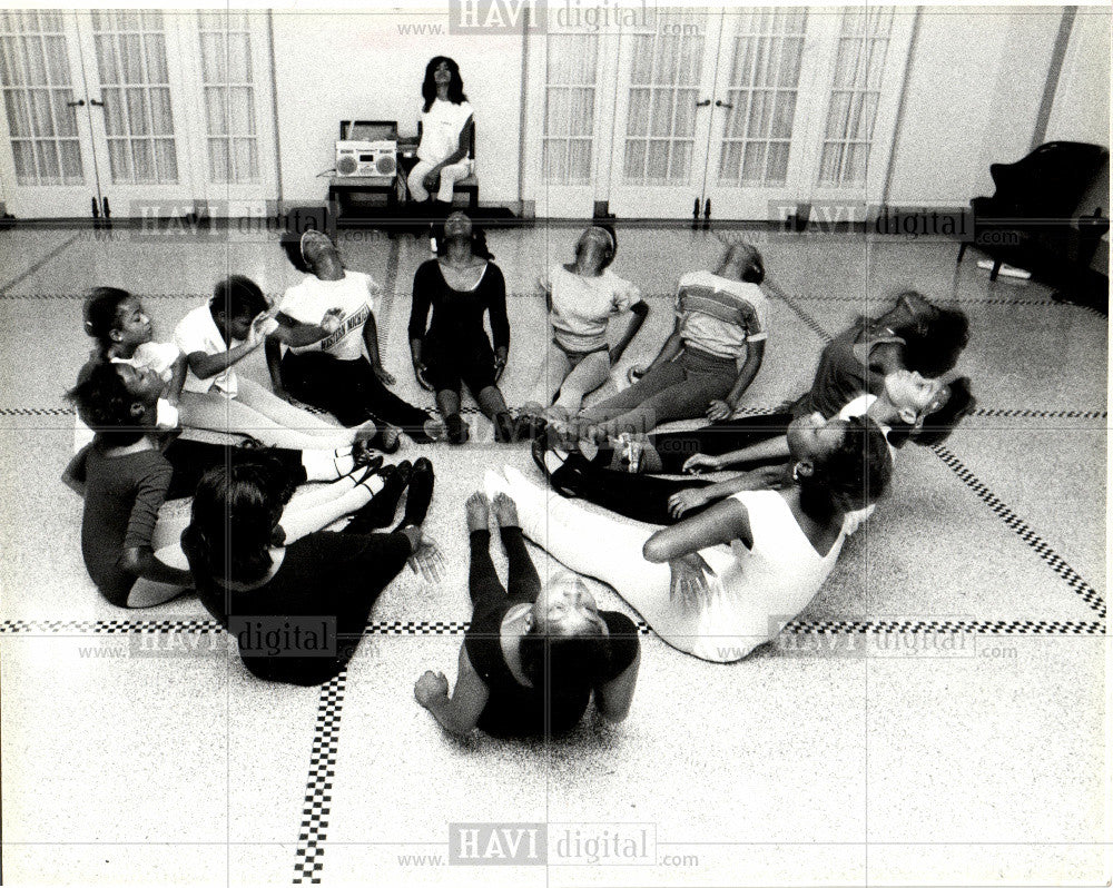 1984 Press Photo Regina Bell-Denley Choreograph dance - Historic Images