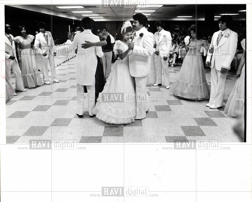 1979 Press Photo Wedding Dance - Historic Images