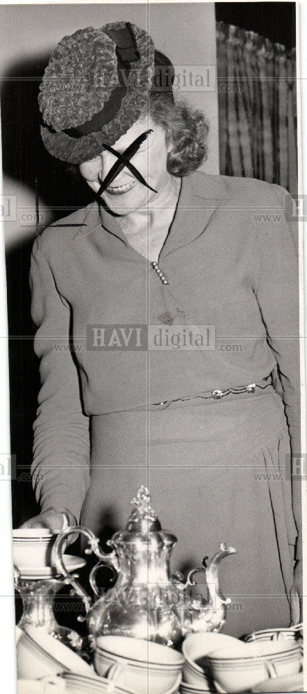 1944 Press Photo Mrs. Kai Rasmussen - Historic Images