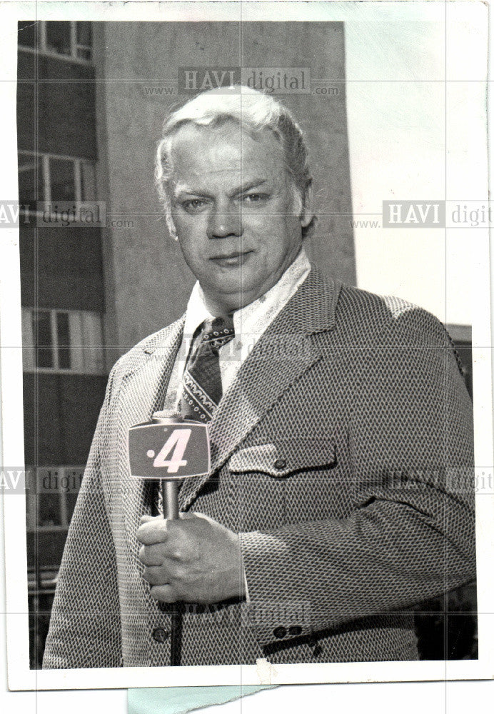 1984 Press Photo DWAYNE X. RILEY anchor - Historic Images