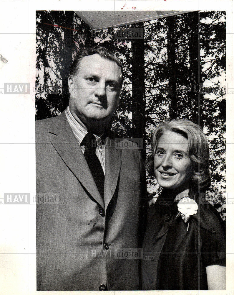 1990 Press Photo Mr. Mrs. Wallace Riley Margret&#39;s party - Historic Images