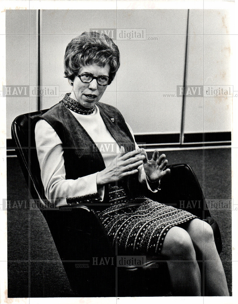 1975 Press Photo Mary Ellen Riordan President Detroit - Historic Images