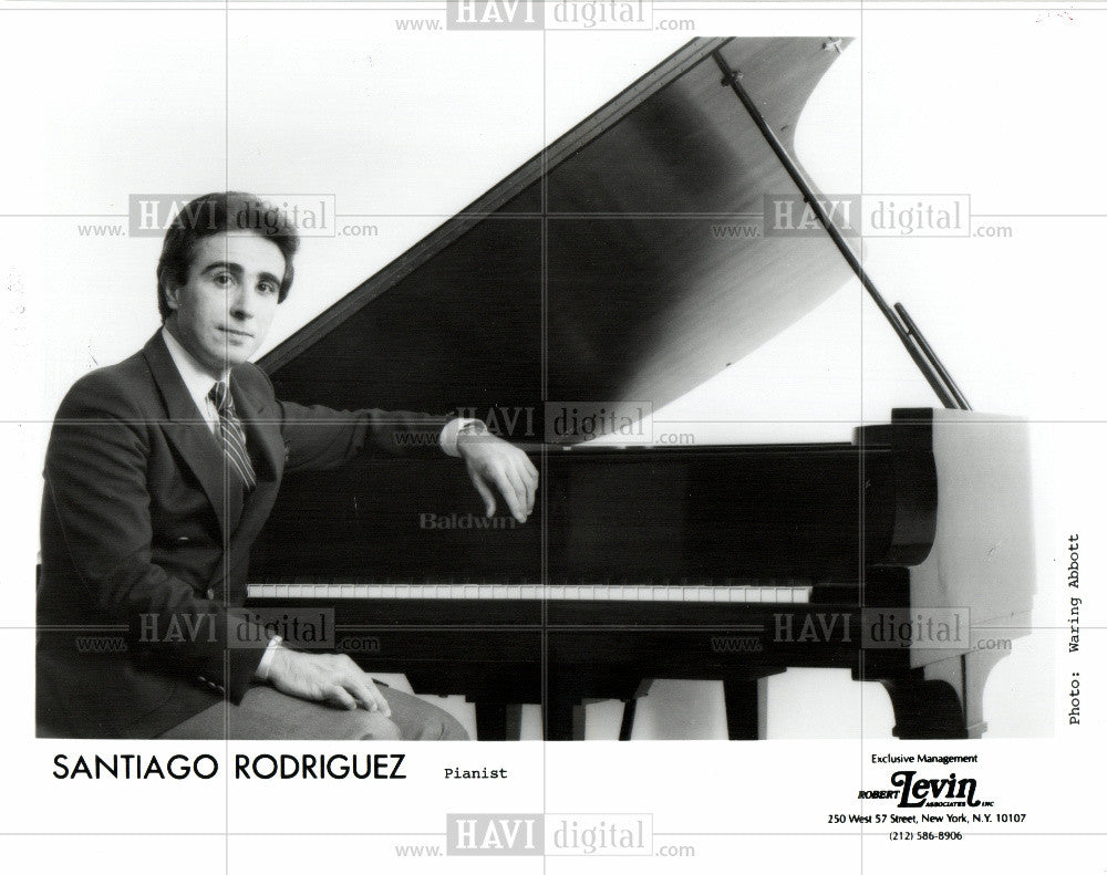 1998 Press Photo Santiago Rodriguez - Pianist - Historic Images