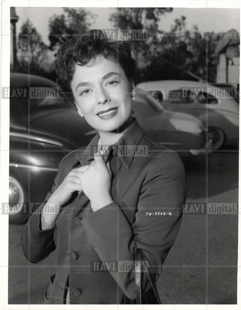 1955 Press Photo Ruth Roman Lilac Bush Ford theatre - Historic Images