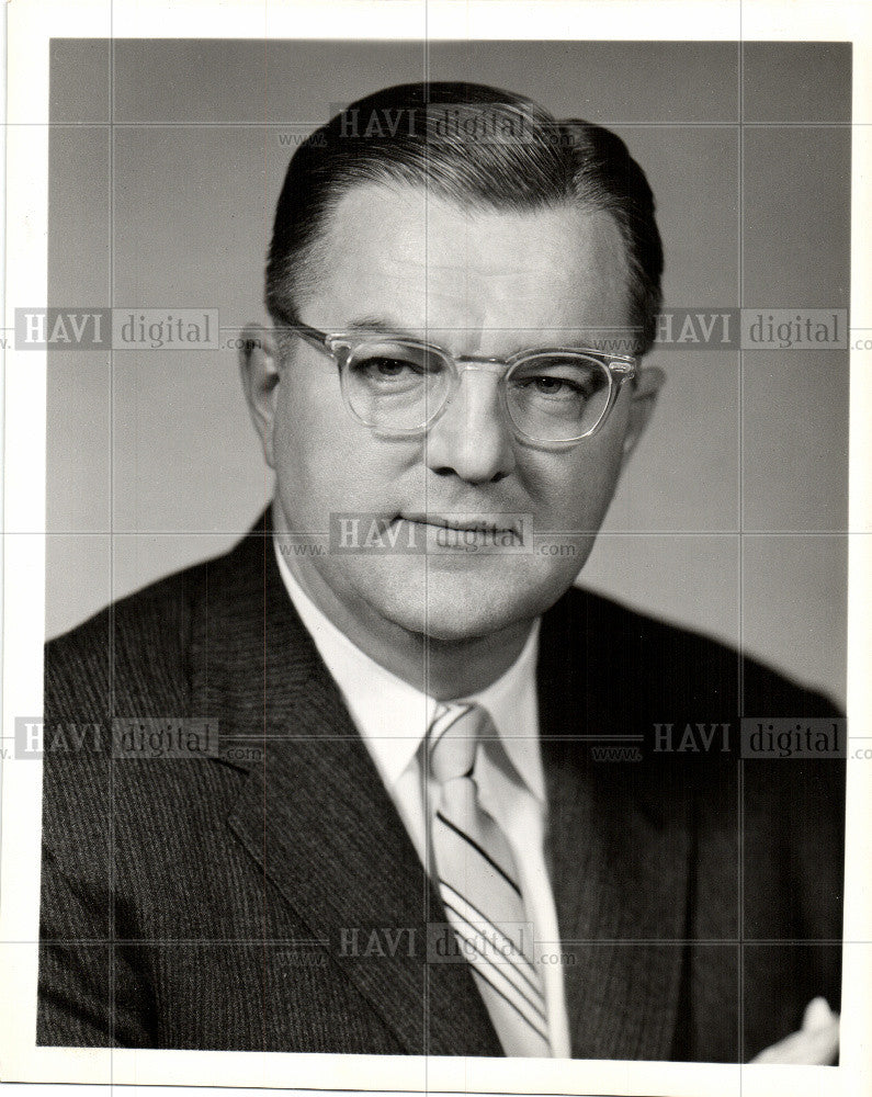 1960 Press Photo Edward Rollert Manager Buick Motor - Historic Images