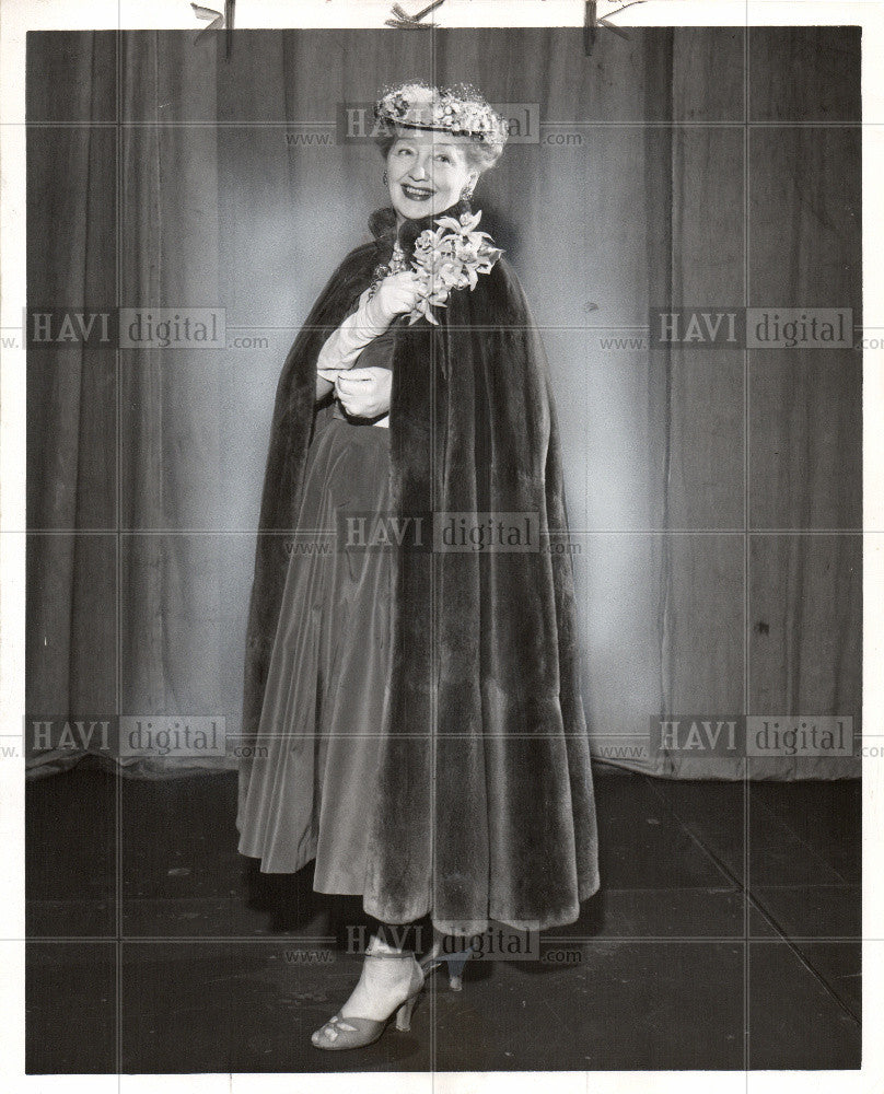 1952 Press Photo Hedda Hopper, columnist, actress - Historic Images