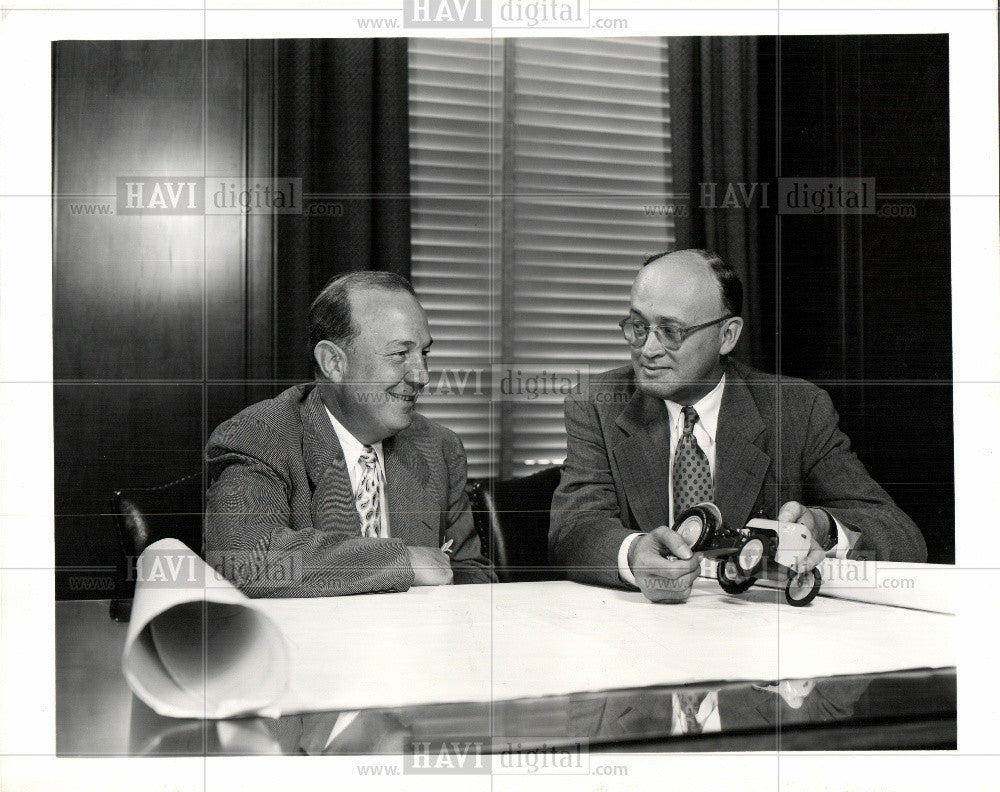 1949 Press Photo FRANK PIERCE Dearborn Motors - Historic Images
