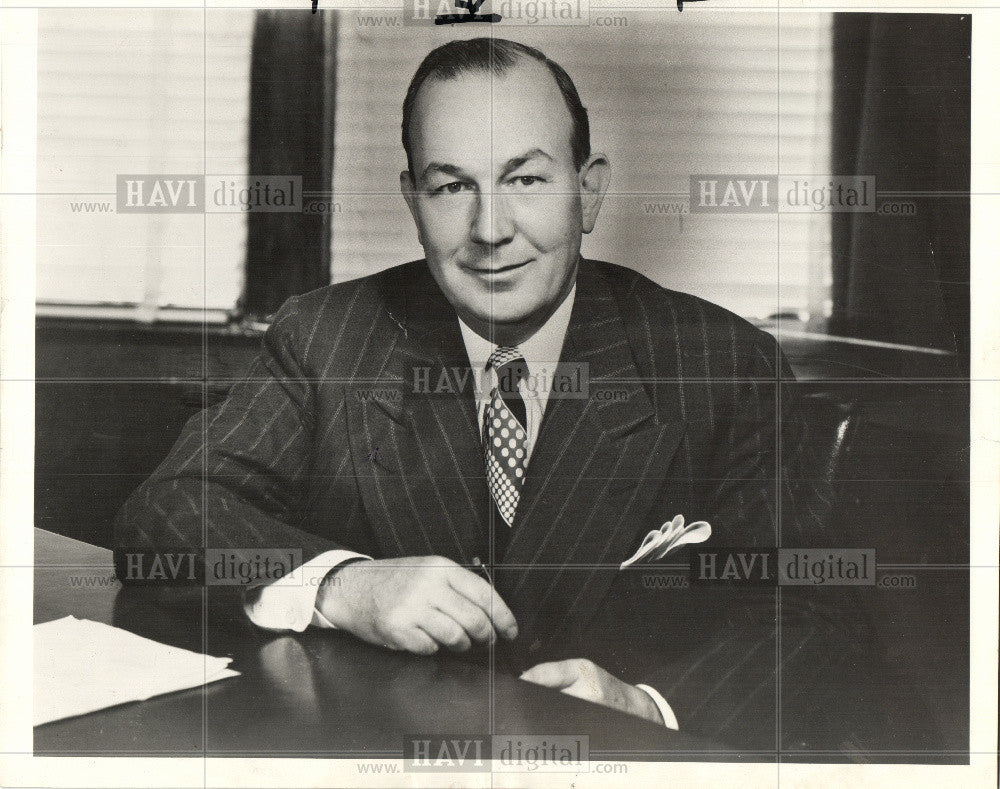 1949 Press Photo Frank Pierce Dearborn Motors President - Historic Images