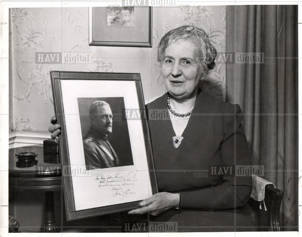 1943 Press Photo Mrs.H.A. Pickert - Historic Images