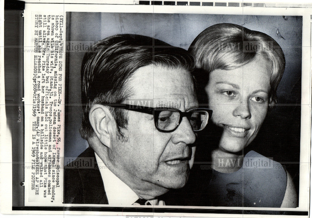 1969 Press Photo James Pike, Former Episcopal bishop. - Historic Images