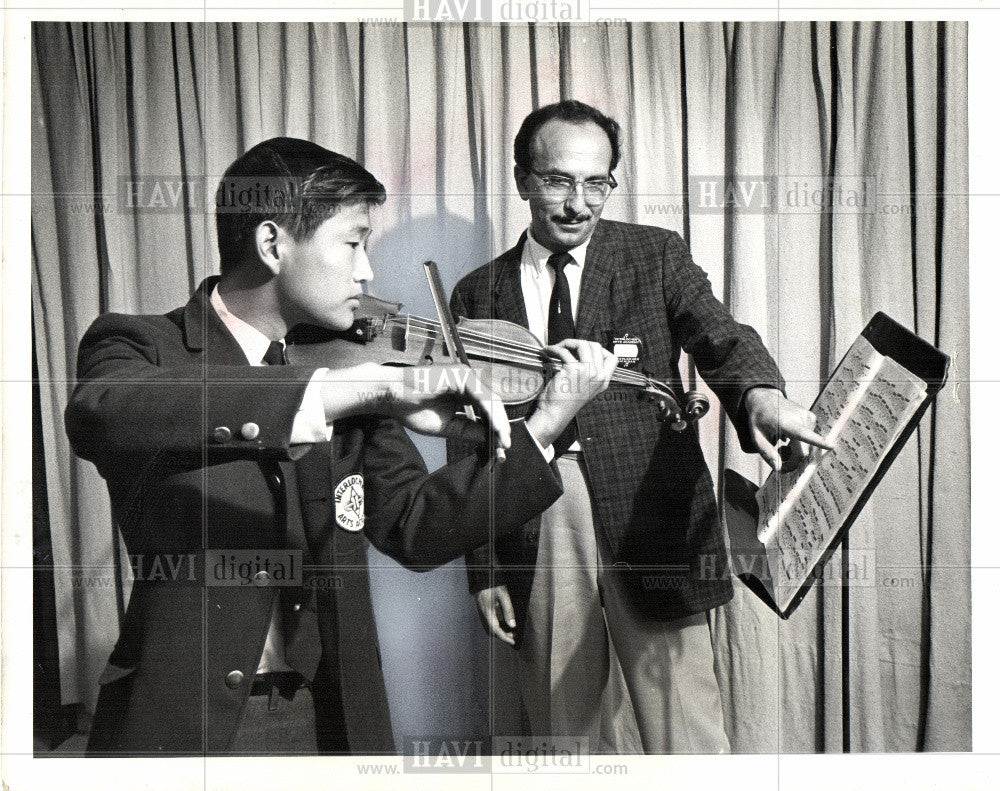 1966 Press Photo I-Fu Wang Alfio Pignotti violin Music - Historic Images