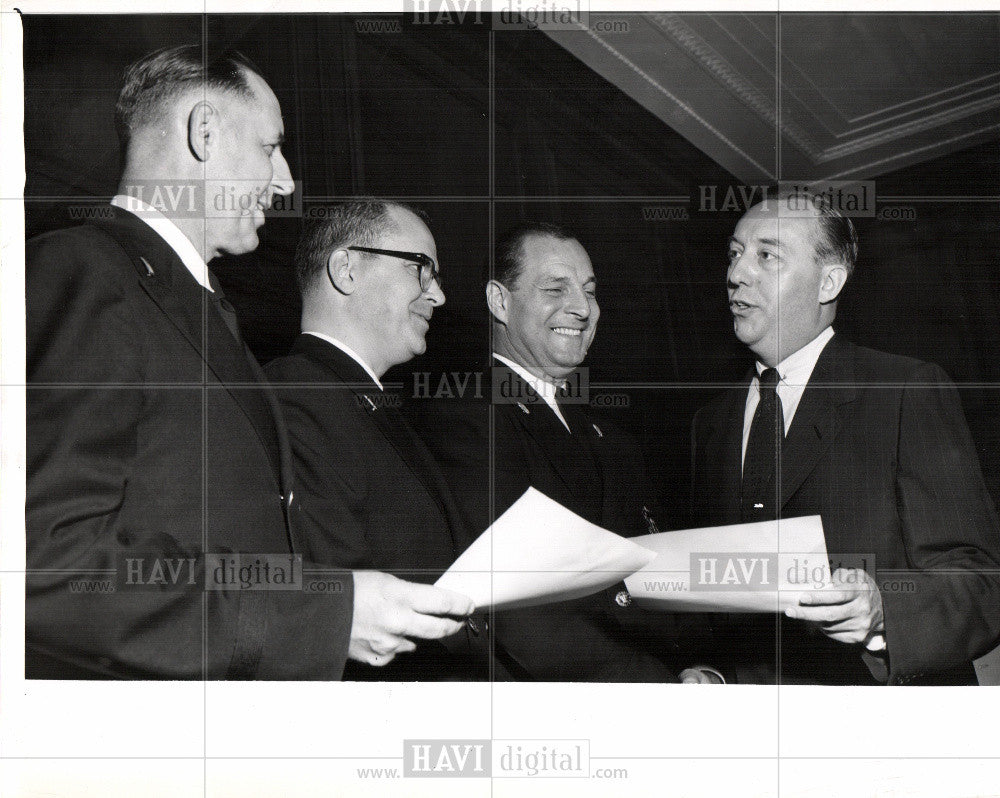 1954 Press Photo Com Piggins, L Praedel, WM Icehower - Historic Images