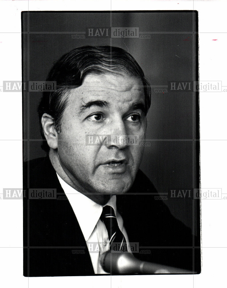 1982 Press Photo Fred Pierce, Executive V.P., ABC - Historic Images
