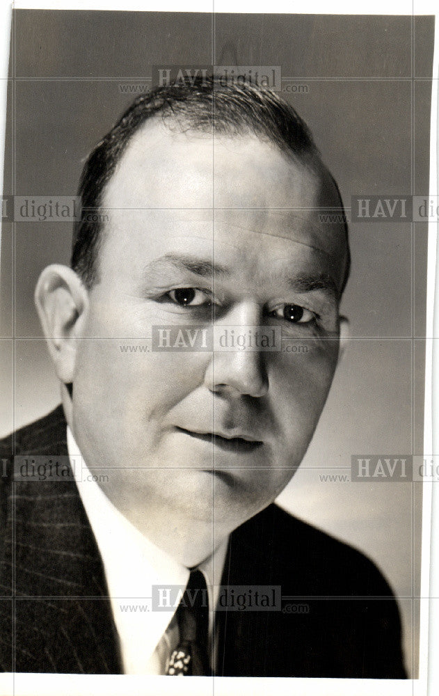 1943 Press Photo Frank R Pierce - Historic Images