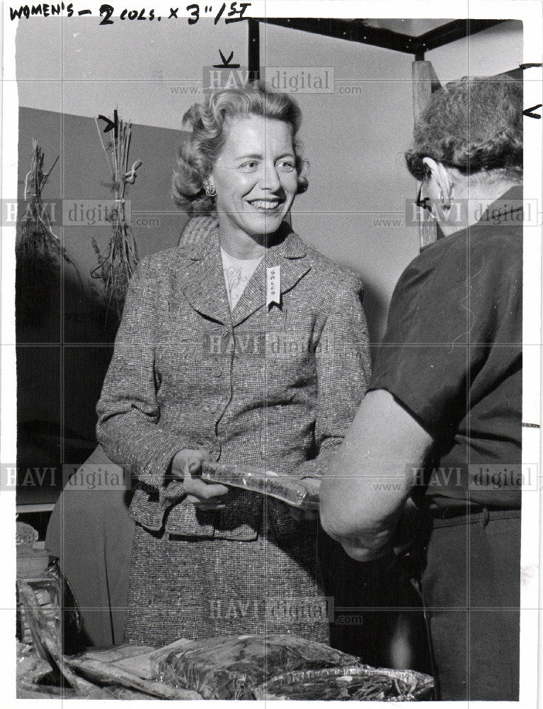 1957 Press Photo Mrs John Pingel, Football  Advertising - Historic Images