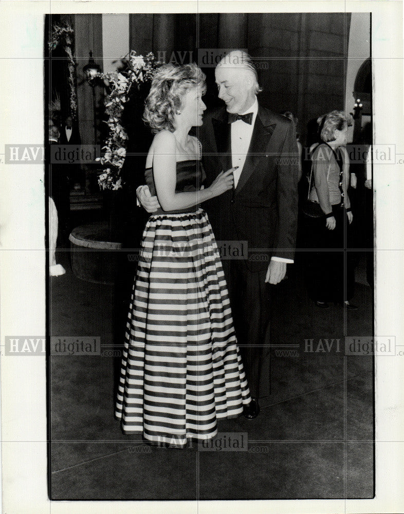 1985 Press Photo Max Pincus Lainie London Chop House - Historic Images