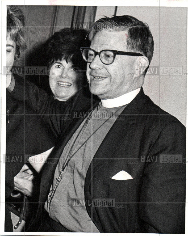 1967 Press Photo Episcopal Bishop James Pike Writer - Historic Images