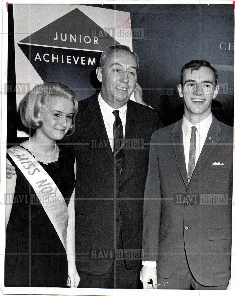 1966 Press Photo Edward Piggins - Historic Images