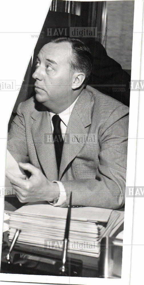 1954 Press Photo Coman Piggins - Historic Images