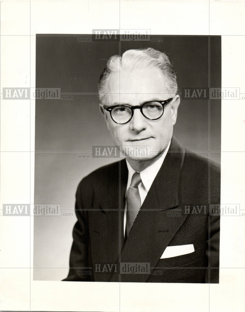 1956 Press Photo Richard T. Purdy American Motors Det. - Historic Images